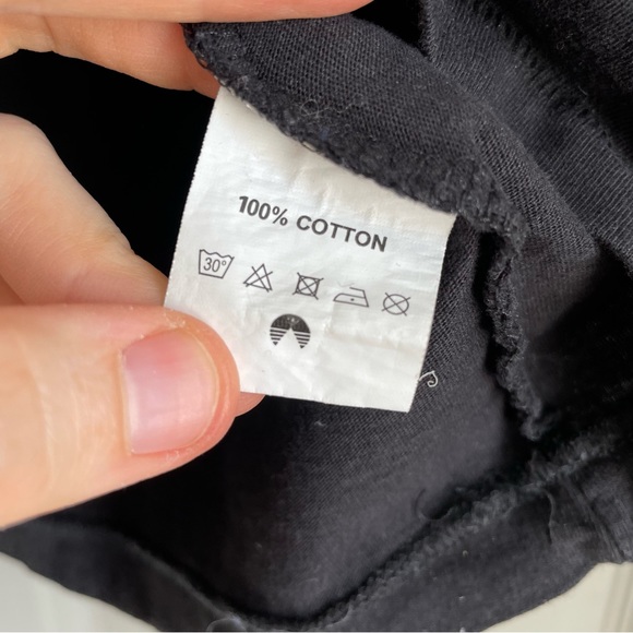 Minimalist Cactus Tee in Black and Gray - Picture 4 of 5